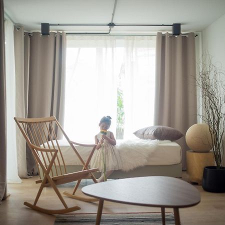 Mini-Me Hubs, Charm Suites & Pool In Old City เชียงใหม่ ภายนอก รูปภาพ