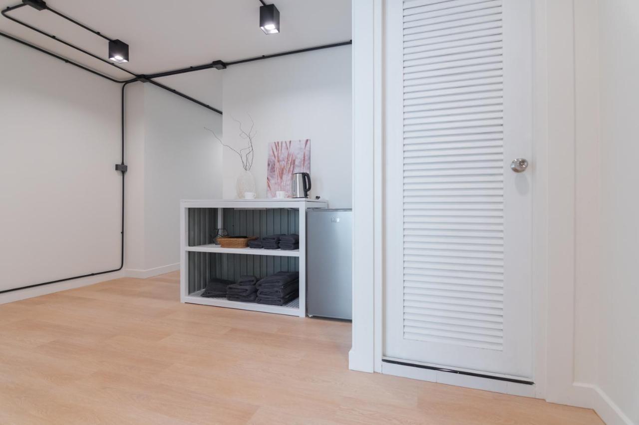 Mini-Me Hubs, Charm Suites & Pool In Old City เชียงใหม่ ภายนอก รูปภาพ