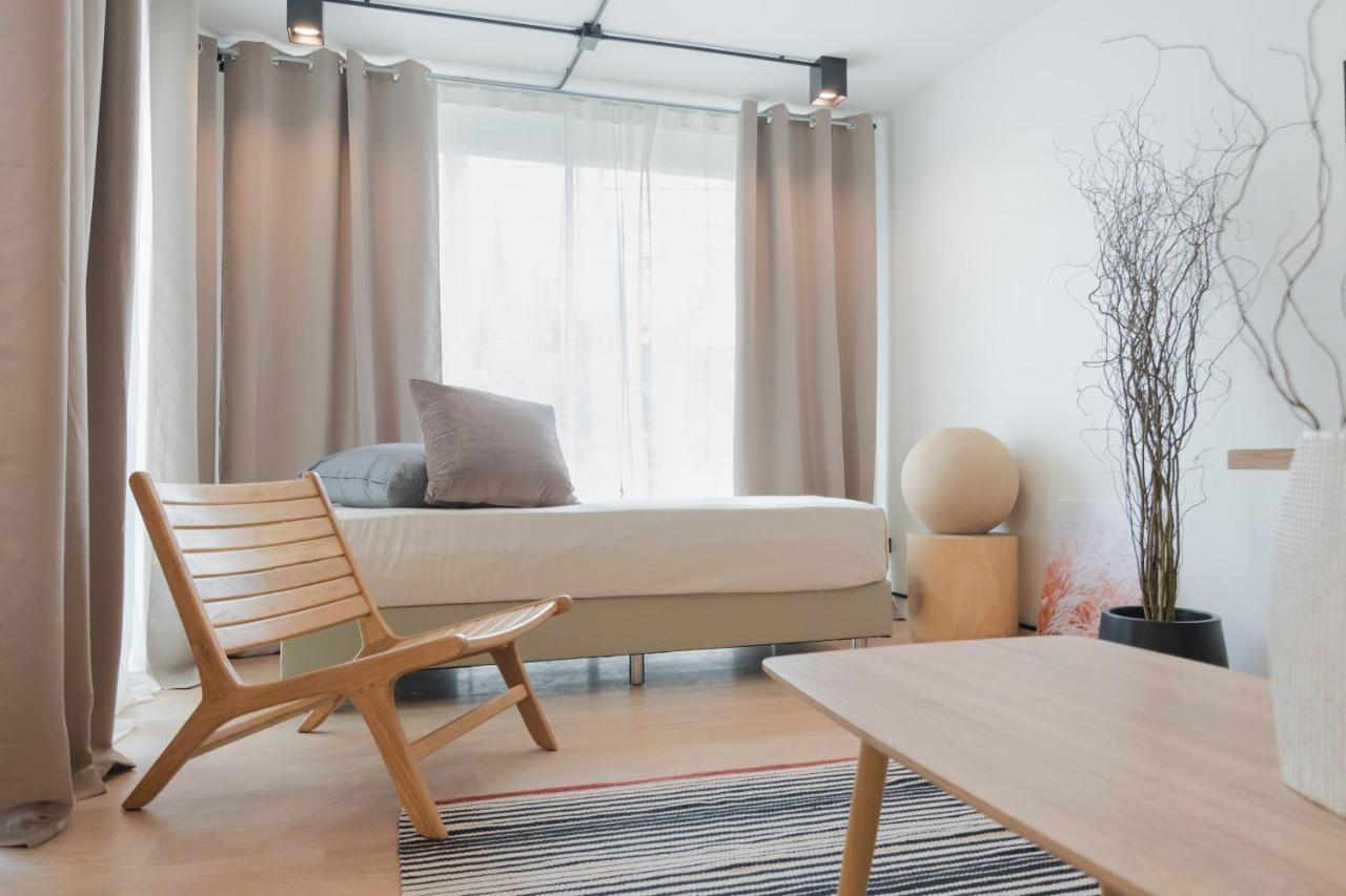 Mini-Me Hubs, Charm Suites & Pool In Old City เชียงใหม่ ภายนอก รูปภาพ