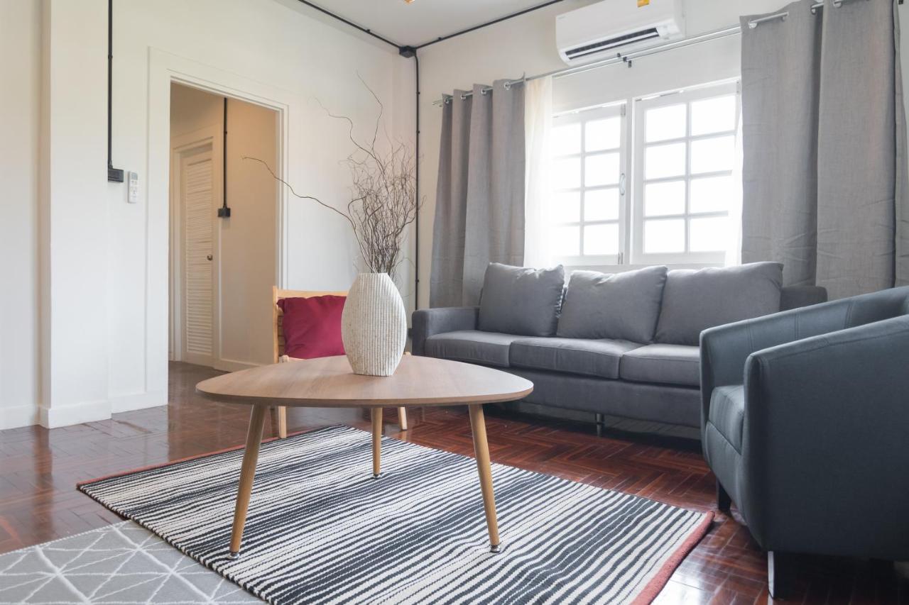 Mini-Me Hubs, Charm Suites & Pool In Old City เชียงใหม่ ภายนอก รูปภาพ
