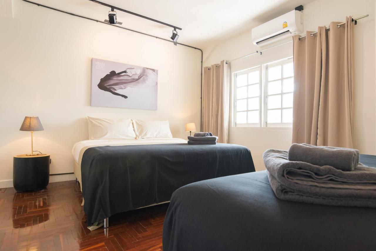 Mini-Me Hubs, Charm Suites & Pool In Old City เชียงใหม่ ภายนอก รูปภาพ