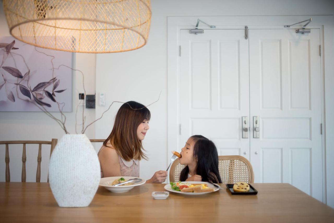 Mini-Me Hubs, Charm Suites & Pool In Old City เชียงใหม่ ภายนอก รูปภาพ