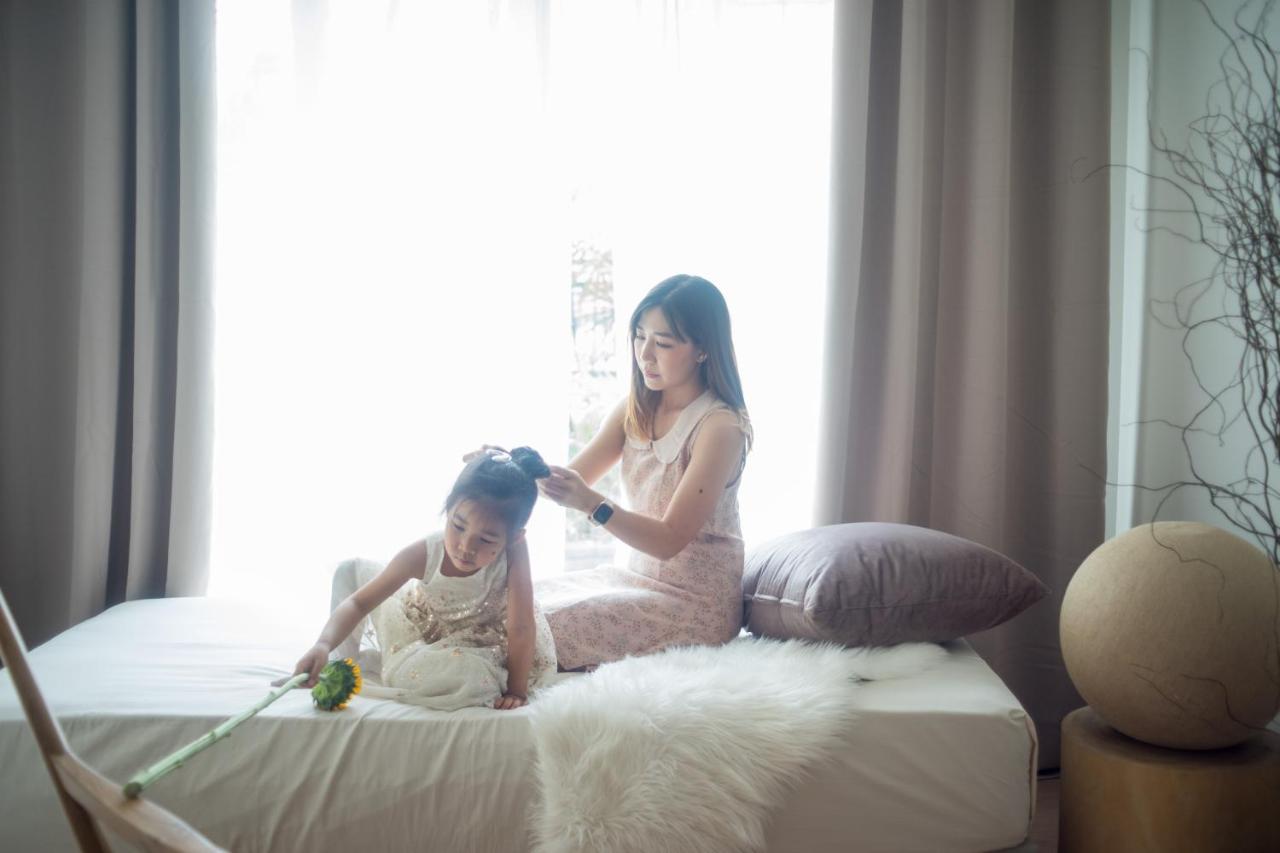 Mini-Me Hubs, Charm Suites & Pool In Old City เชียงใหม่ ภายนอก รูปภาพ