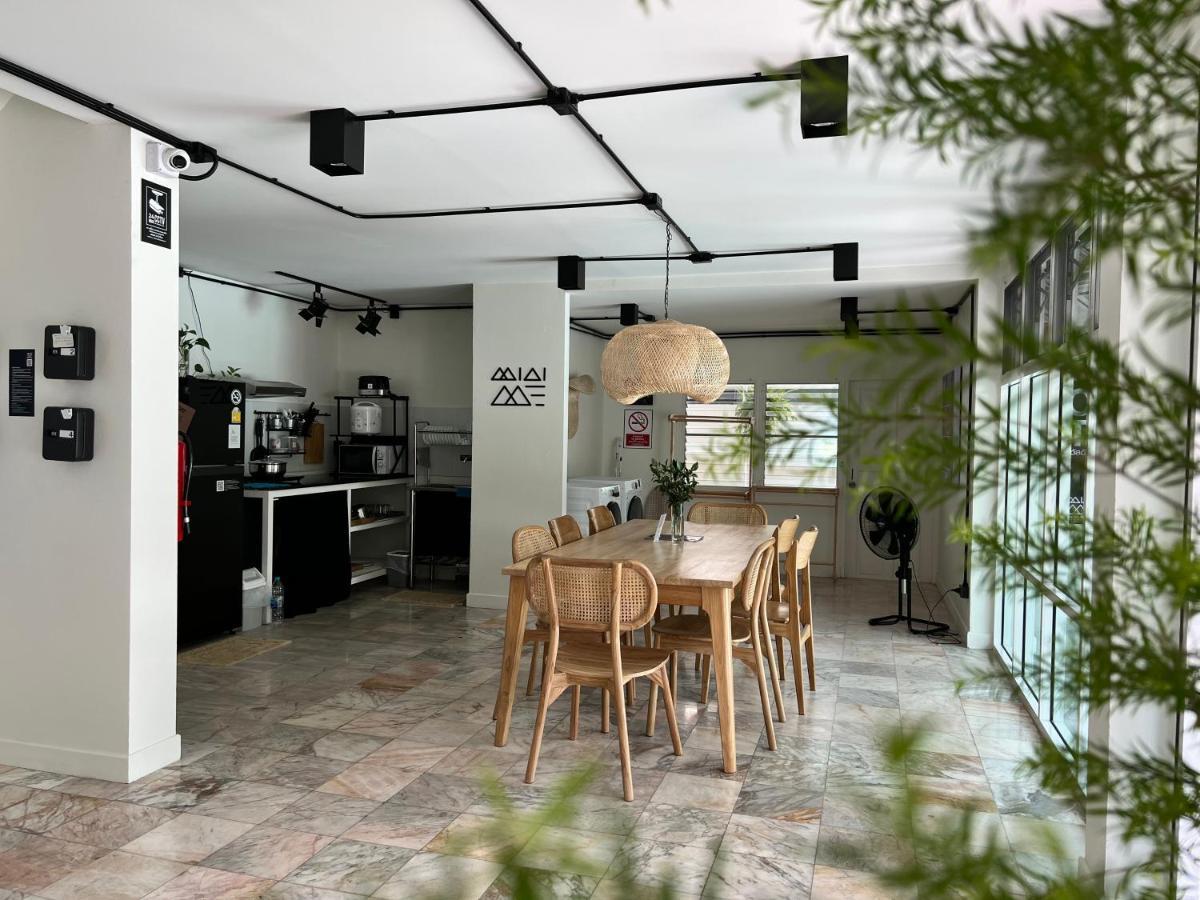 Mini-Me Hubs, Charm Suites & Pool In Old City เชียงใหม่ ภายนอก รูปภาพ