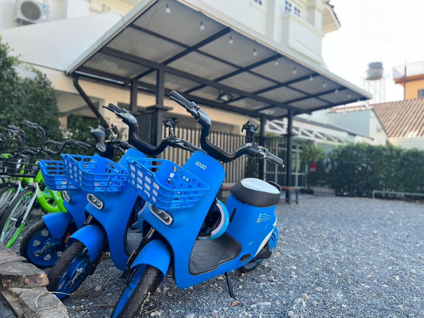 Mini-Me Hubs, Charm Suites & Pool In Old City เชียงใหม่ ภายนอก รูปภาพ